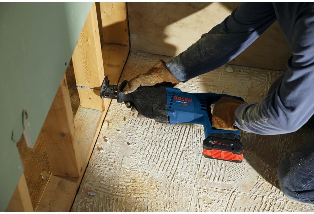 Read more about the article The Ultimate Reciprocating Saw Comparison: 6 Top Brand Models You Should Consider